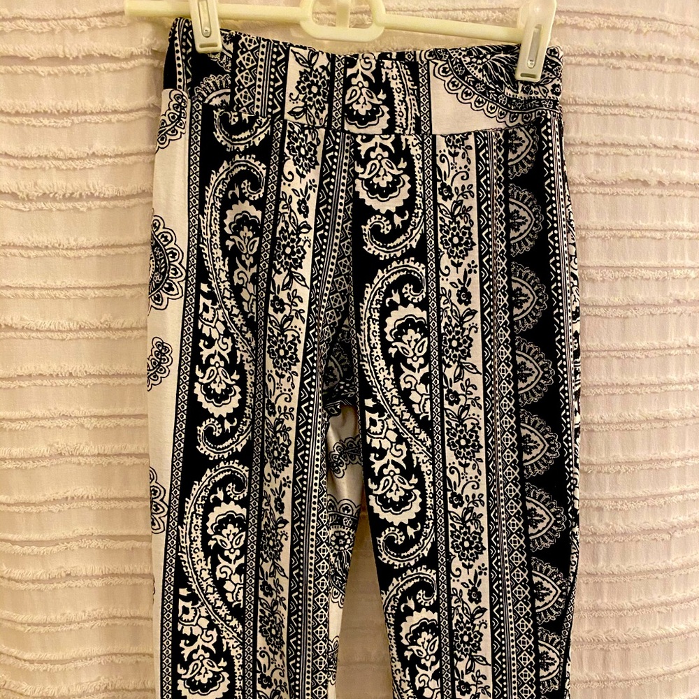 Pattern Flare Pants - Picture 3 of 5